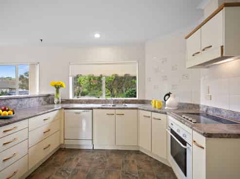 6 Cabeleigh Drive, Helensville
