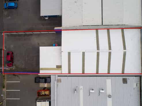High-Visibility Space for Trade, Retail & More