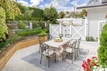 5A The Drive, Epsom