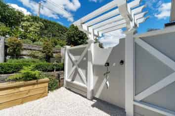 5A The Drive, Epsom
