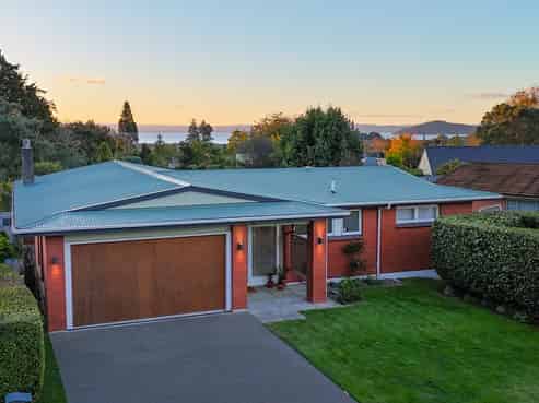 2 Highfield Place, Lynmore