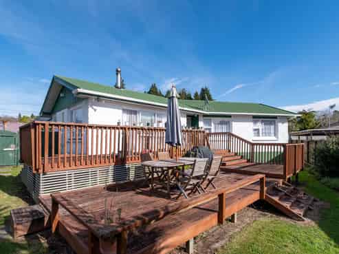 2 Aurora Street, Sunnybrook