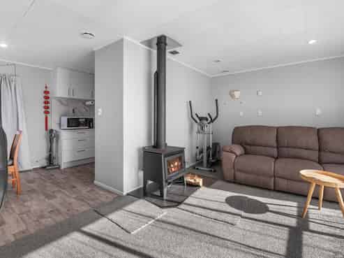 2 Aurora Street, Sunnybrook