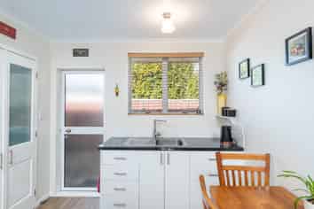 1/15 Benzie Avenue, Wallaceville