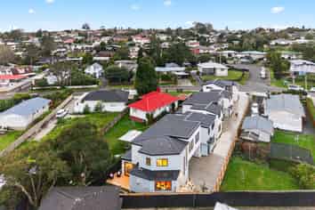 121D Vodanovich Road, Te Atatu South