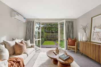 2/43 Whitmore Street, Edgeware