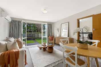 2/43 Whitmore Street, Edgeware