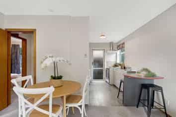 2/43 Whitmore Street, Edgeware