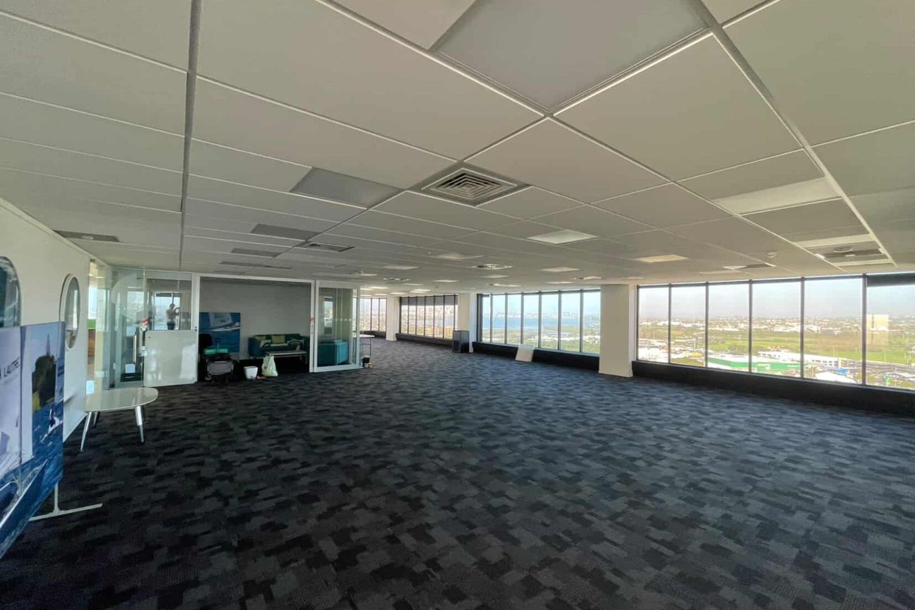 Premium Office Opportunity with Ocean Views - Görünüm 3