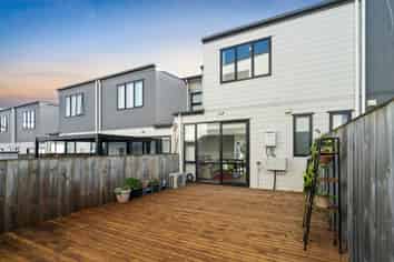 10 Karoro Road, Flat Bush