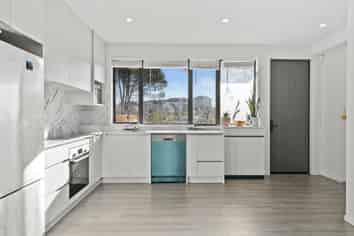 10 Karoro Road, Flat Bush