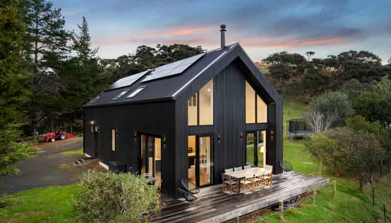 16 Long Road, Bethells Beach