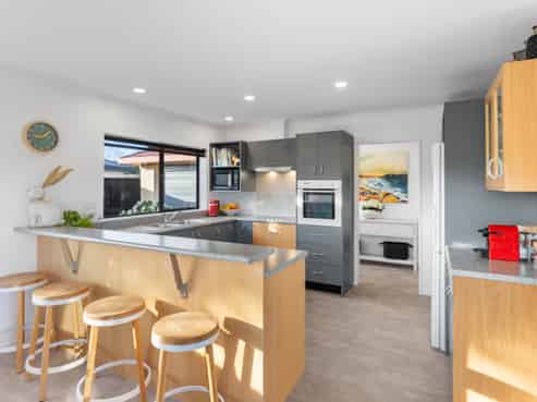 32 Monarch Place, Paraparaumu Beach