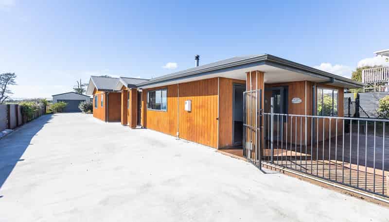 15A Carthew Street, Okato