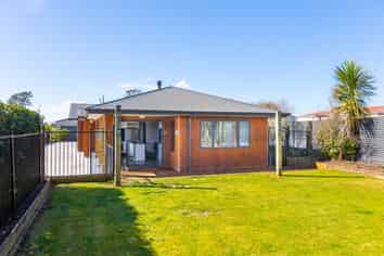 15A Carthew Street, Okato