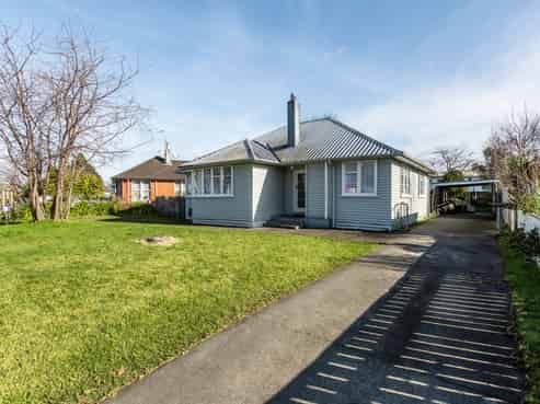 1016 Kauri Street, Mahora