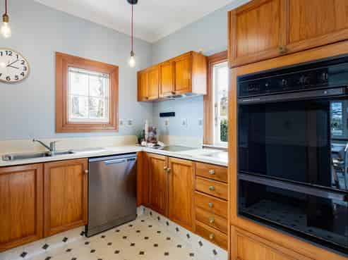 1050B River Road, Queenwood