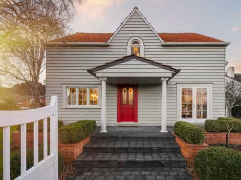 1050B River Road, Queenwood