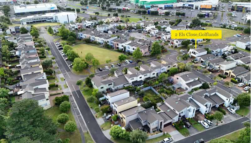 2 Els Close, Golflands