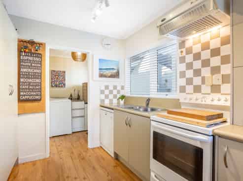 7/354 Muritai Road, Eastbourne