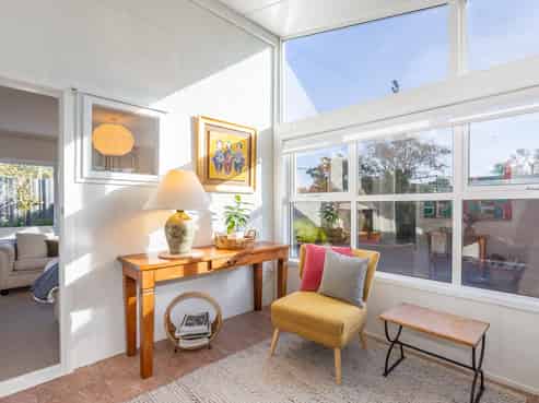 7/354 Muritai Road, Eastbourne
