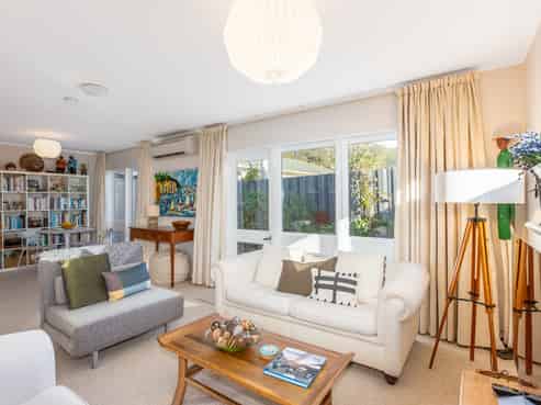 7/354 Muritai Road, Eastbourne
