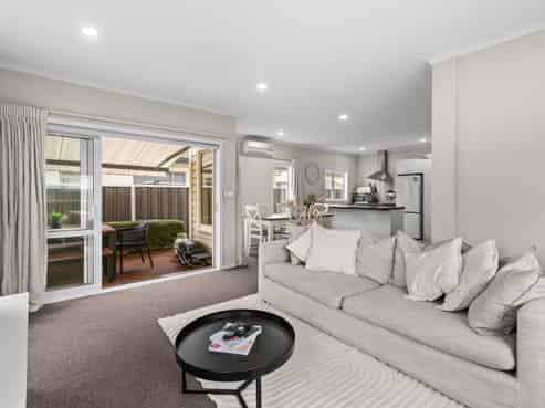 2 Warwick Crescent, Taradale