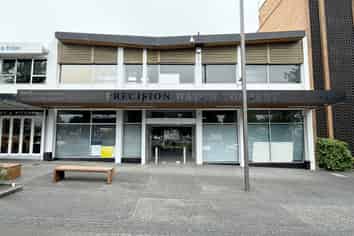 Iconic Retail/Showroom in Bustling New Lynn
