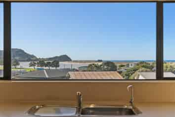 1B Alamar Crescent, Mangawhai Heads
