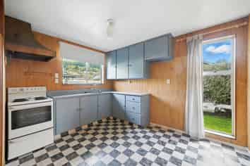 1/8 Pawaho Place, Heathcote Valley