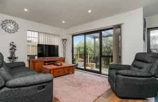 51 Black Beech Crescent, Takanini