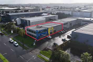 Stylish Albany Showroom + Warehouse - 819sqm