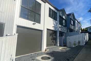 1/10 Cantina Avenue, Bayview