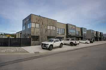 Prime Commercial Real Estate Lease or Purchase - Cromwell 