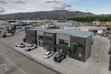Prime Commercial Real Estate Lease or Purchase - Cromwell 