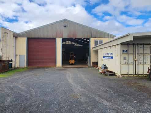 LARGE HIGH STUD WORKSHOP/WAREHOUSE
