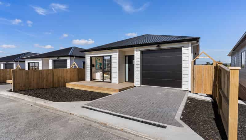 75 Tributary Parade, Karaka