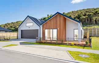 32 Streamview Way, Long Bay