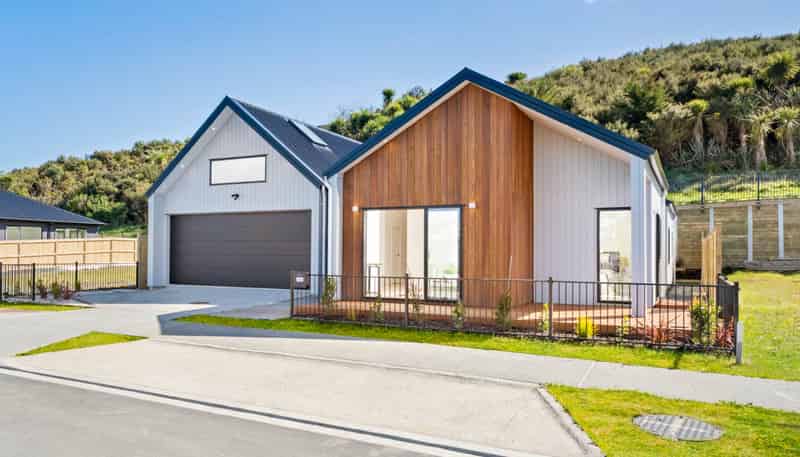 32 Streamview Way, Long Bay