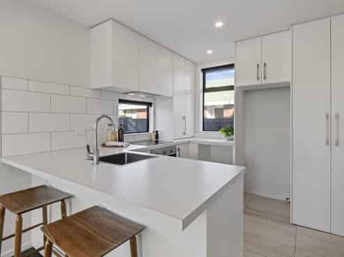 2/68 Barbour Street, Waltham
