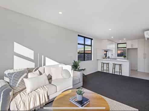 2/68 Barbour Street, Waltham