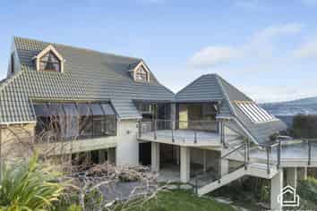 225 Larnach Road, Waverley