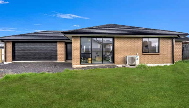 104 Moulson Street, Strathern