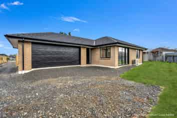 104 Moulson Street, Strathern