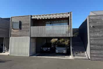 2/248 Wainui Road, Raglan