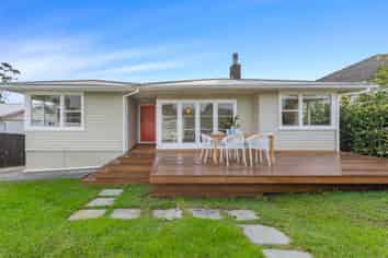 5 Maybelle Place, Kelston
