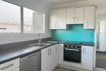 2/81 White Swan Road, Mount Roskill