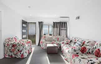 2/81 White Swan Road, Mount Roskill