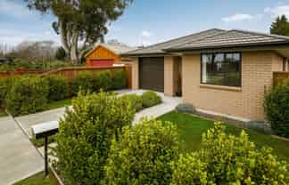 28 John Raven Lane, Woodend