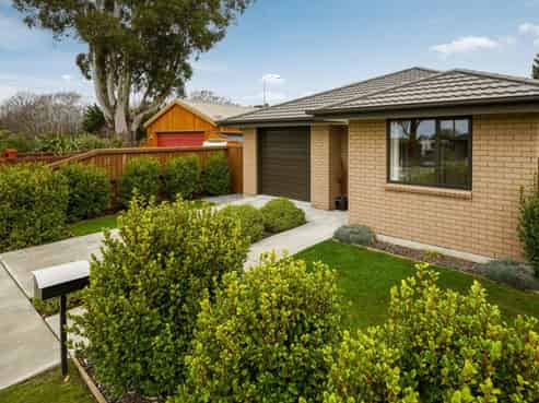 28 John Raven Lane, Woodend